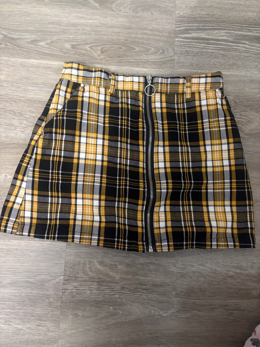 Forever 21 Yellow Black Plaid Mini Skirt with Front Zip - Picture 3 of 3